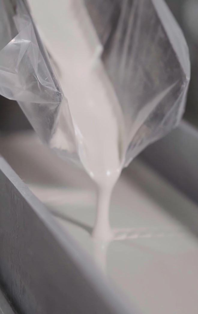 What is the difference between bulk molding compound and sheet molding compound?