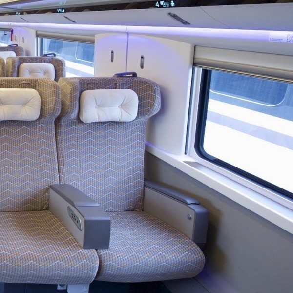High-Speed Rail Interior Molds: The Behind-the-Scenes Guarantee of Comfort and Safety